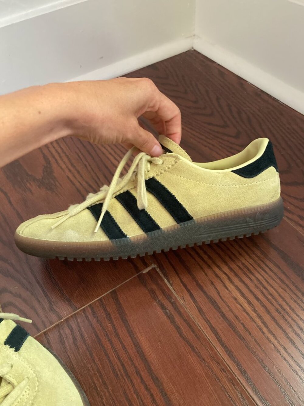Adidas Samba Yellow and Black Suede Sneakers Size 8.5 - Picture 4 of 7